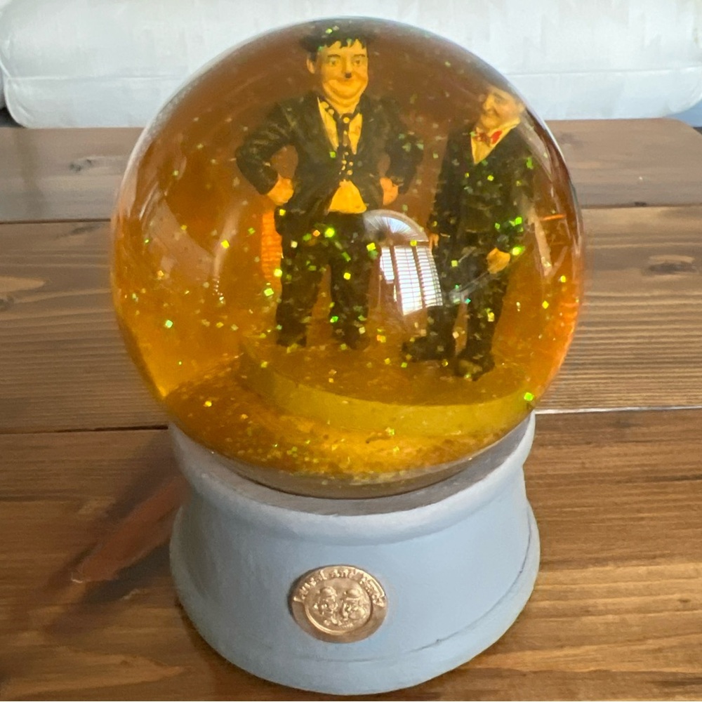 Vintage 1999 Laurel & Hardy Snow Globe 5 1/4 Inches  EUC